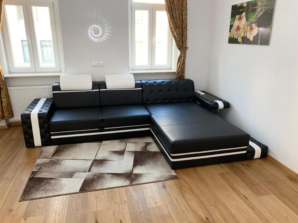 Colony 2* Wien